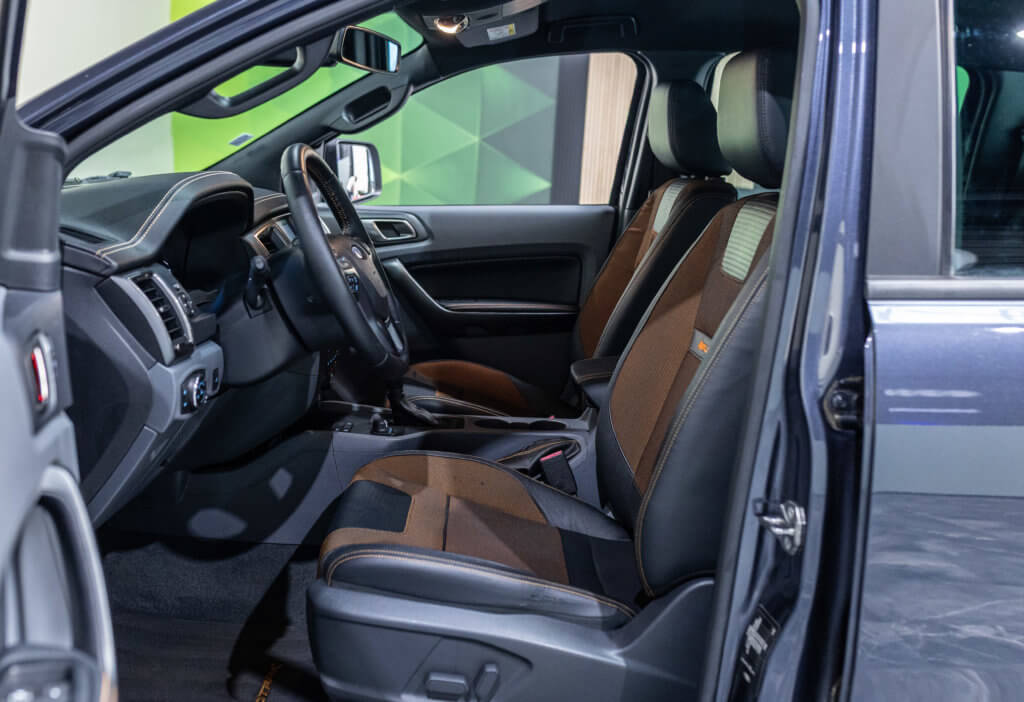 Ford Ranger Gris Interieur