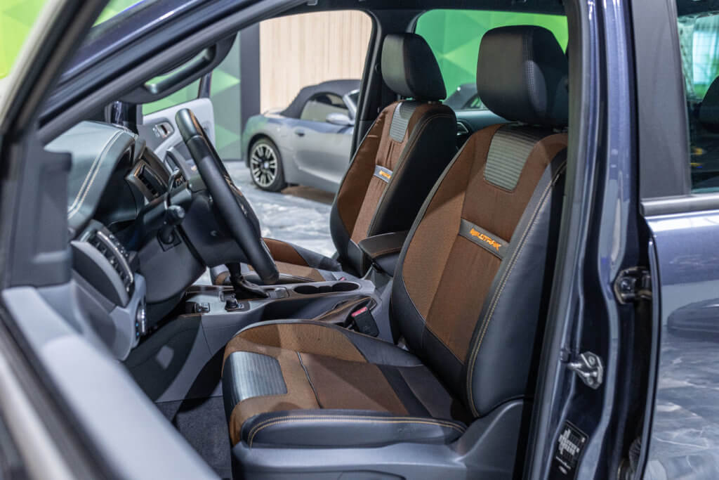Ford Ranger Gris Interieur 17