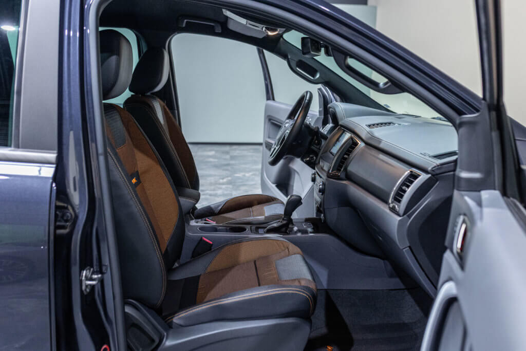 Ford Ranger Gris Interieur 19