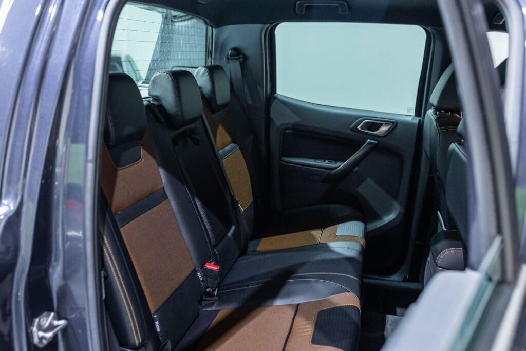 Ford Ranger Gris Interieur 25