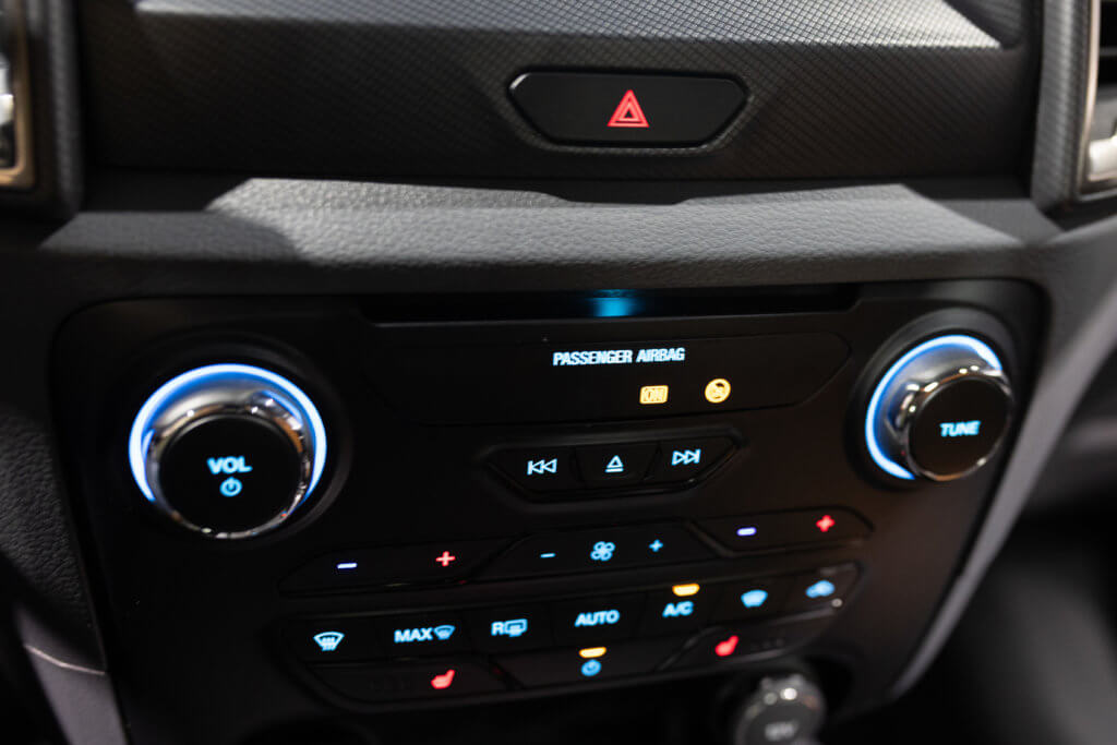 Ford Ranger Gris Interieur 44