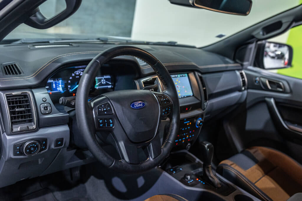 Ford Ranger Gris Interieur 7