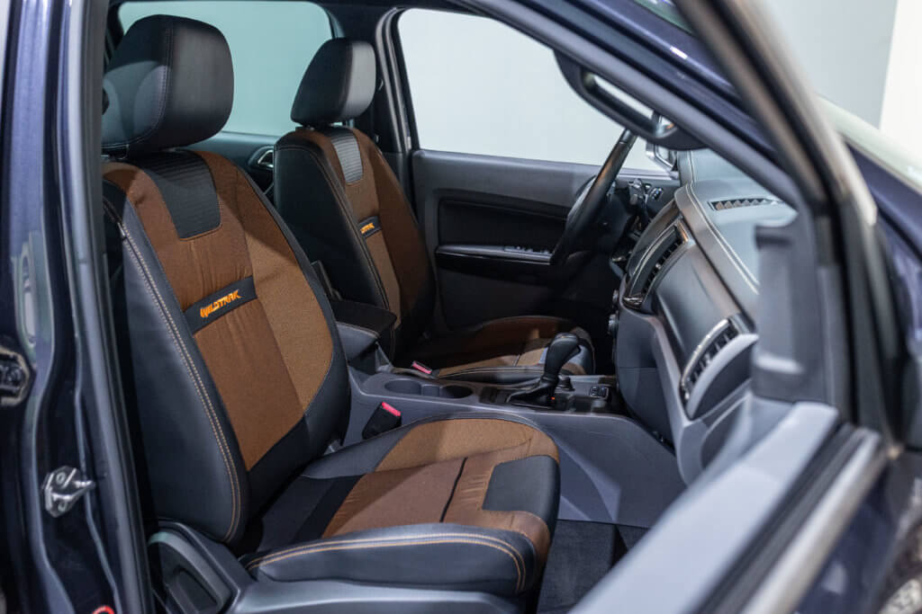 Ford Ranger Gris Interieur 9