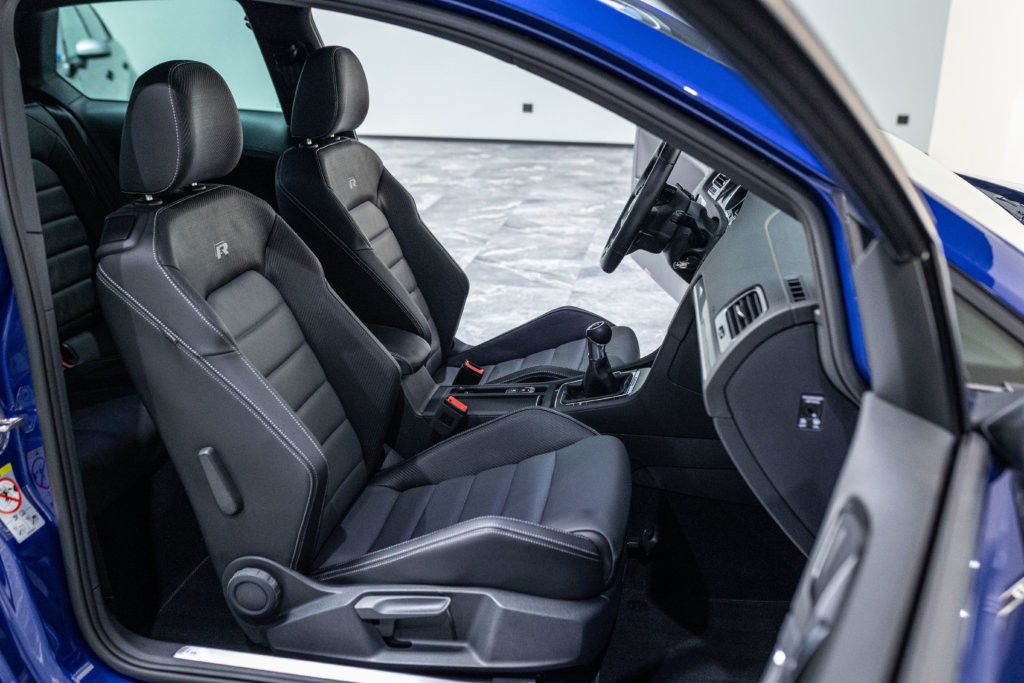 Golf 7 R Bleu Interieur 17