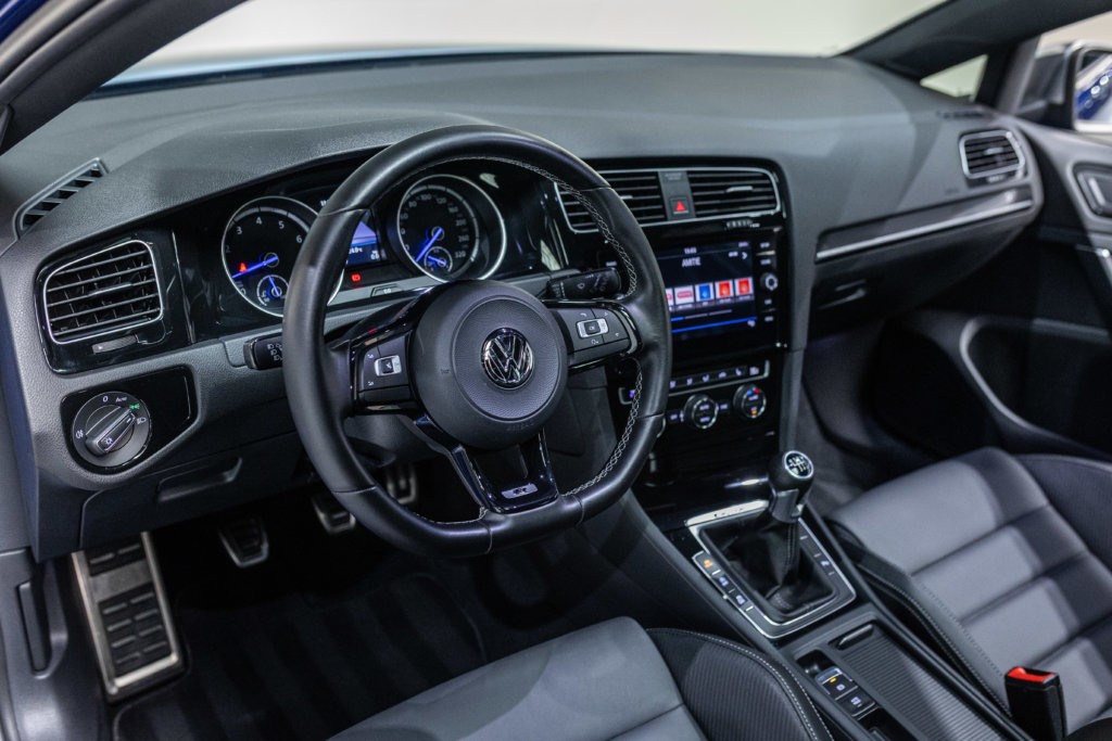 Golf 7 R Bleu Interieur 6