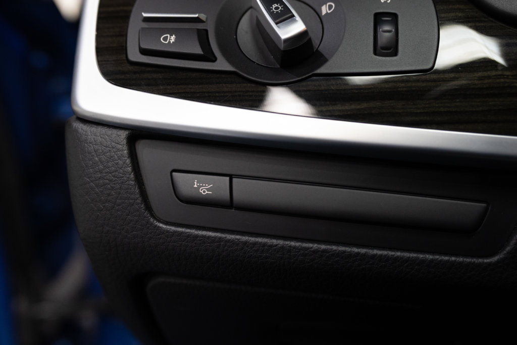 M5 Bleu Japon Interieur 43