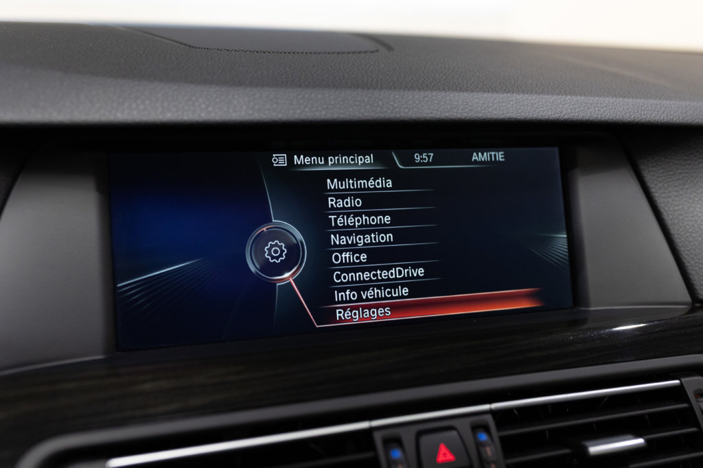 M5 Bleu Japon Interieur 47