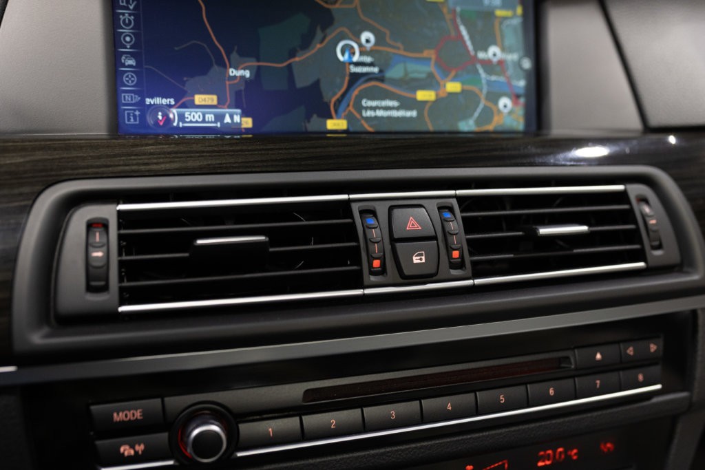 M5 Bleu Japon Interieur 49