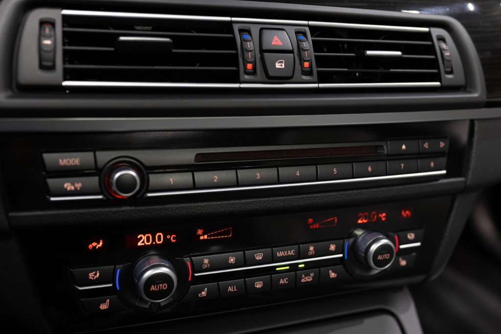 M5 Bleu Japon Interieur 50