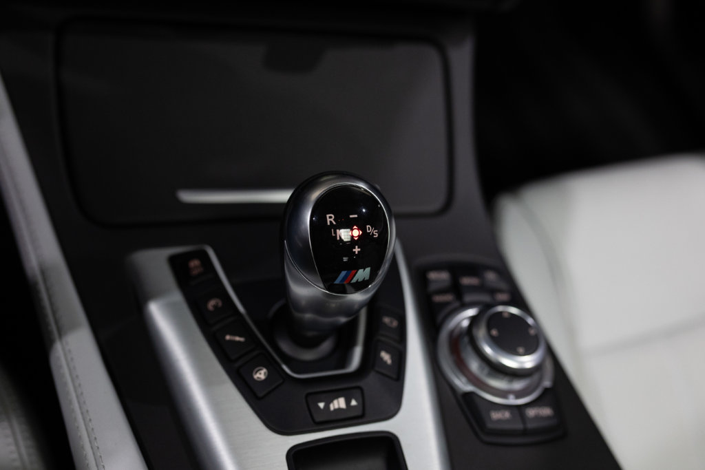M5 Bleu Japon Interieur 53