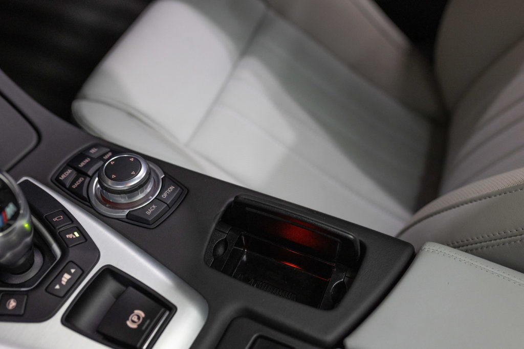 M5 Bleu Japon Interieur 63