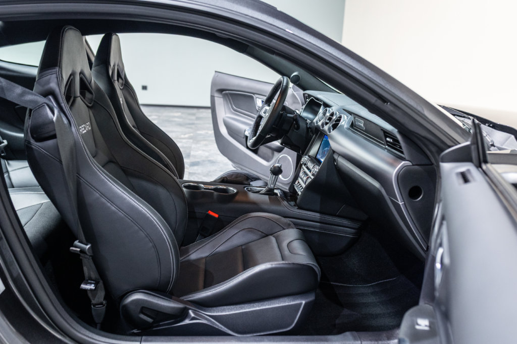 Mustang 2019 Grise Interieur 16