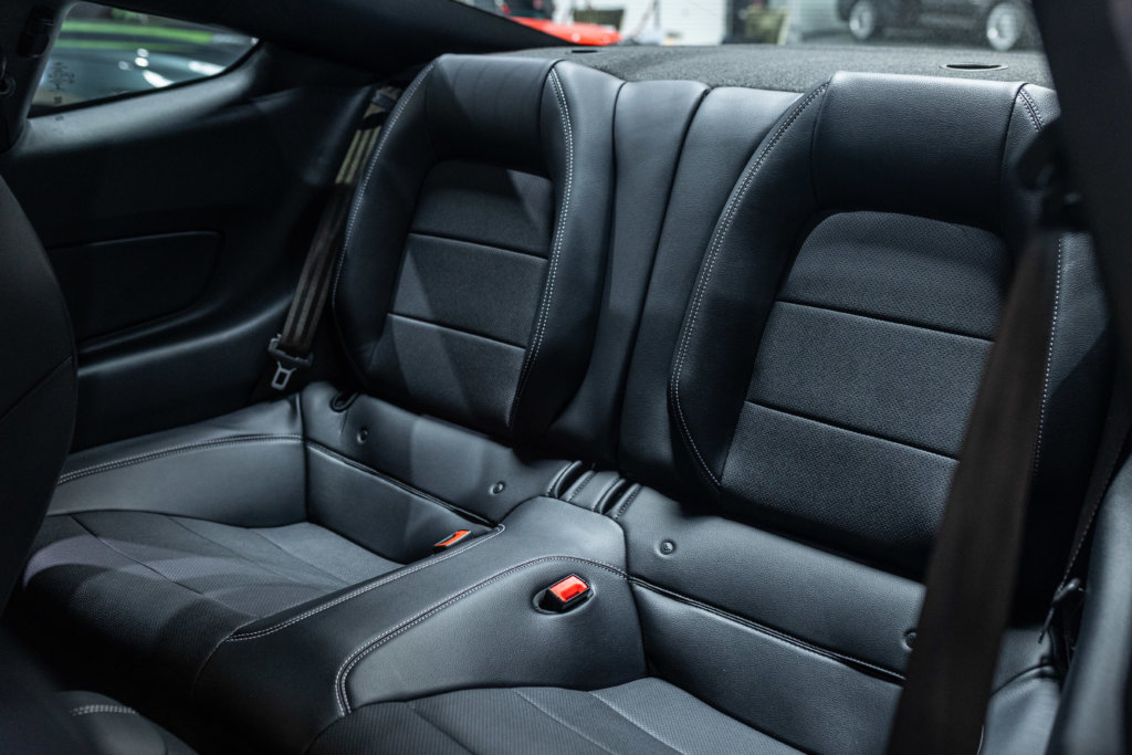 Mustang 2019 Grise Interieur 21