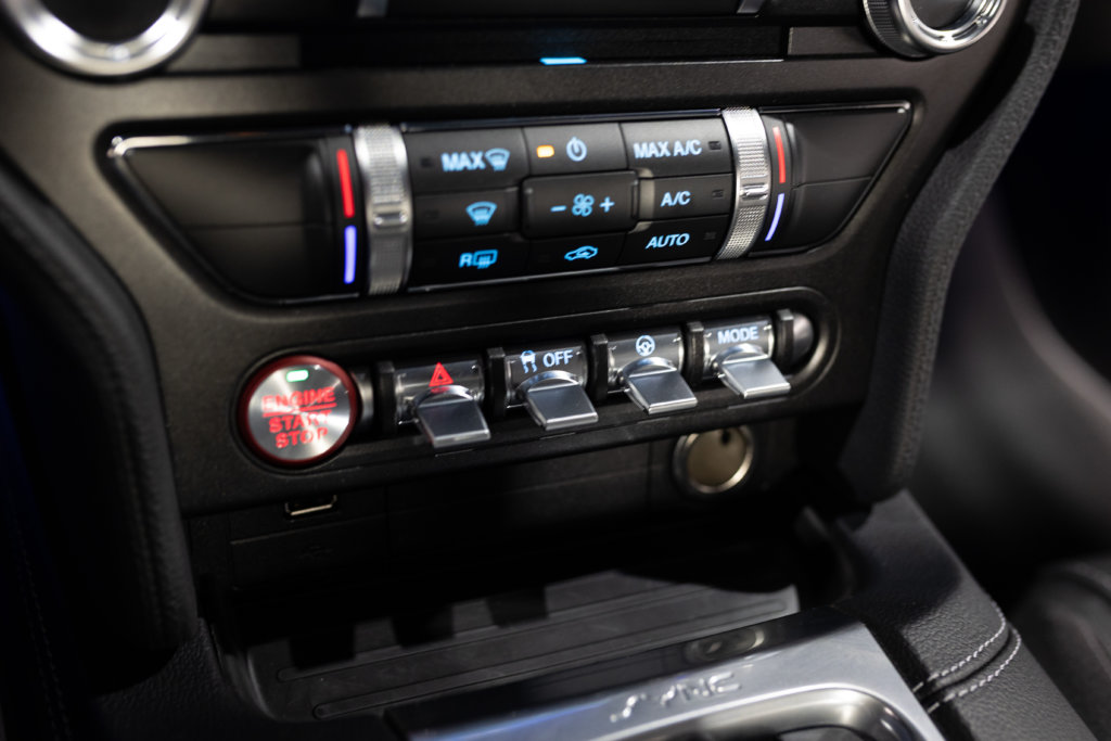 Mustang 2019 Grise Interieur 32