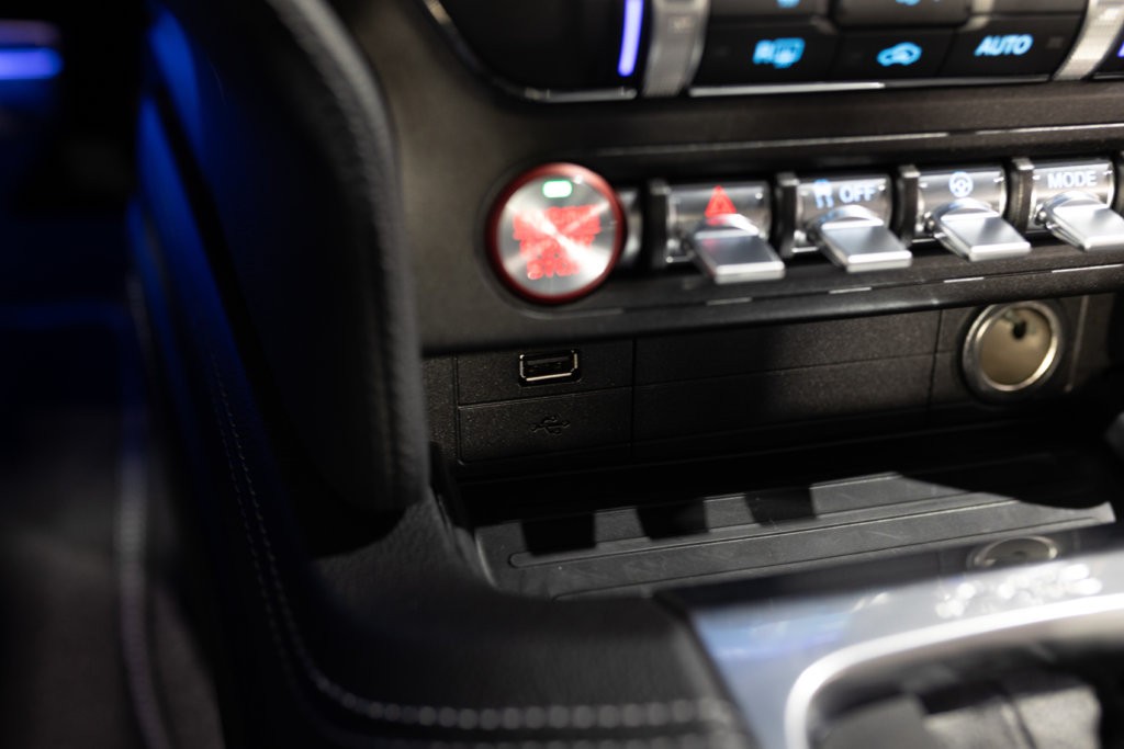 Mustang 2019 Grise Interieur 33