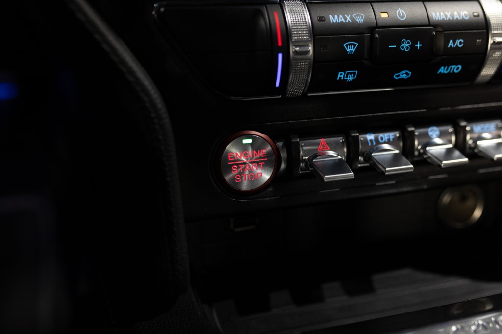 Mustang 2019 Grise Interieur 44