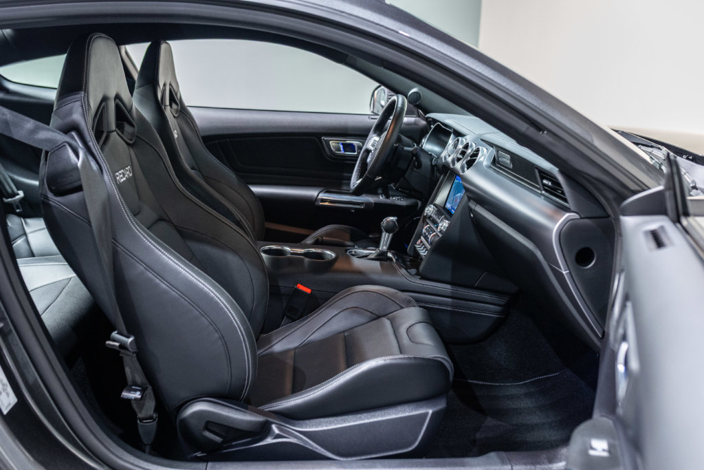 Mustang 2019 Grise Interieur 7