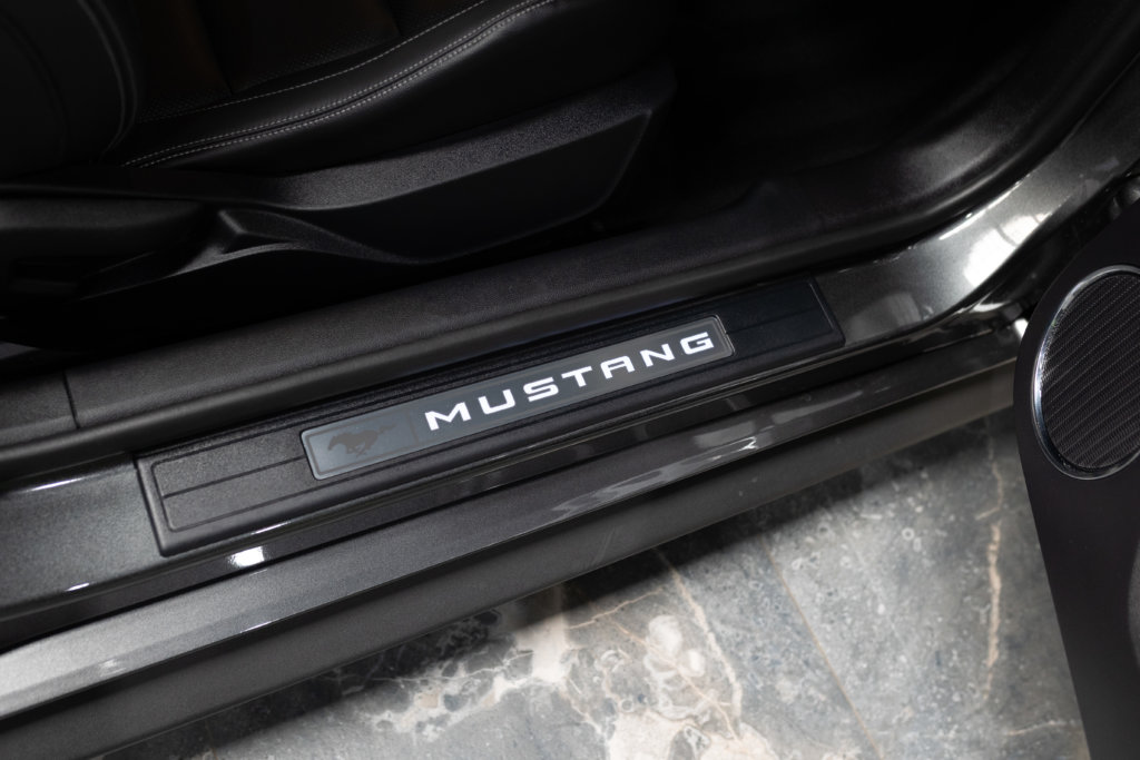 Mustang 2019 Grise Interieur 9