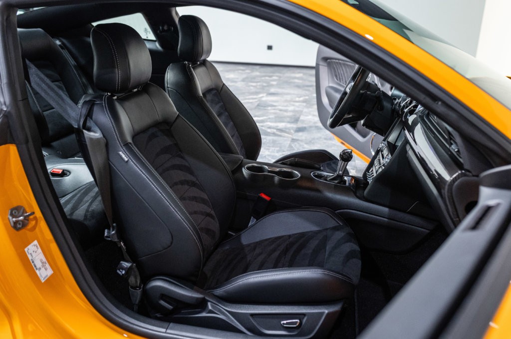 Mustang Orange 2019 Interieur 18