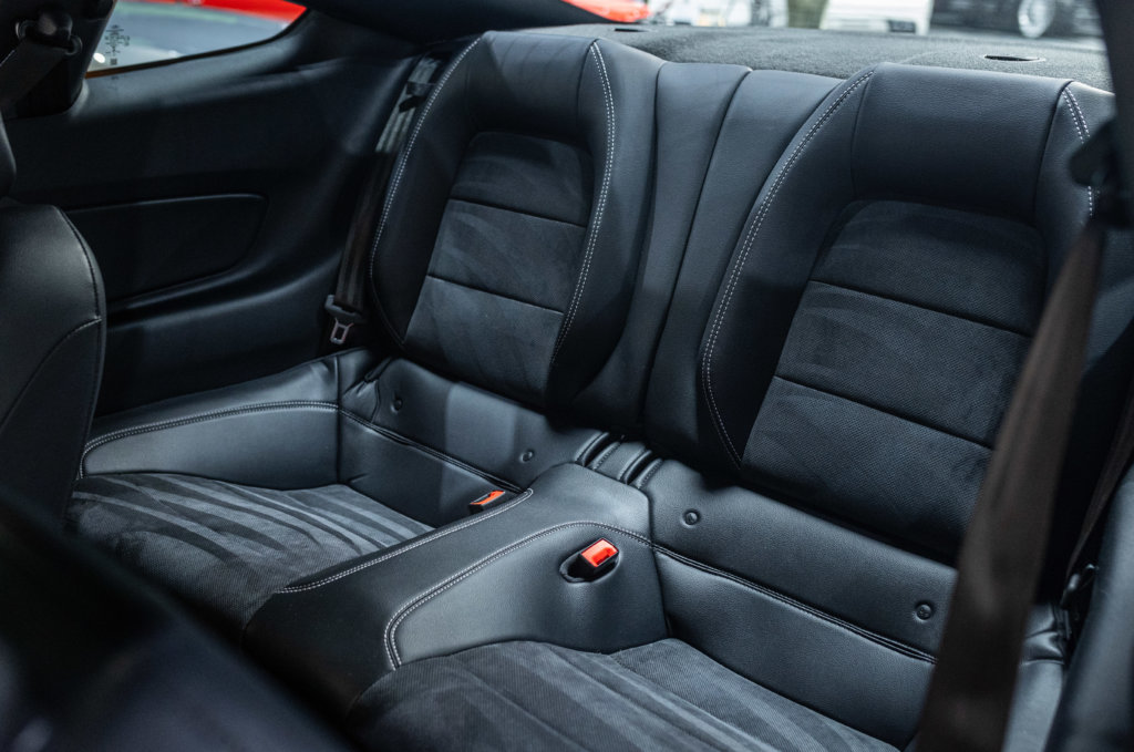 Mustang Orange 2019 Interieur 21