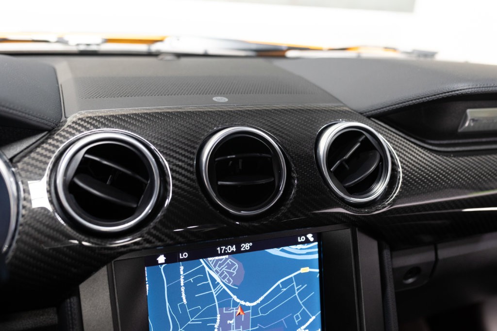Mustang Orange 2019 Interieur 26