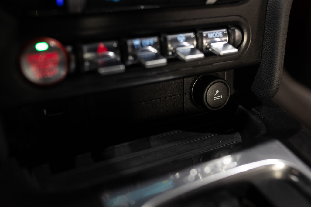 Mustang Orange 2019 Interieur 33