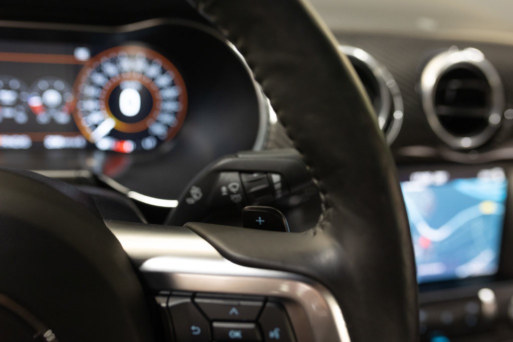 Mustang Orange 2019 Interieur 38