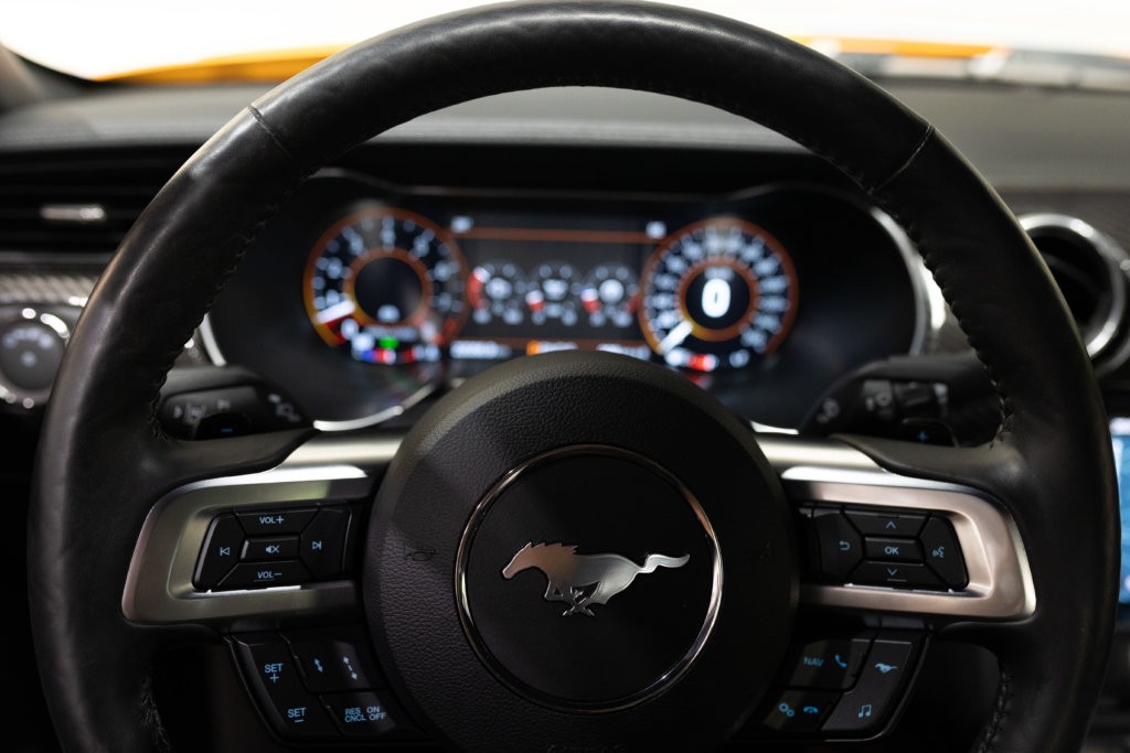 Mustang Orange 2019 Interieur 40