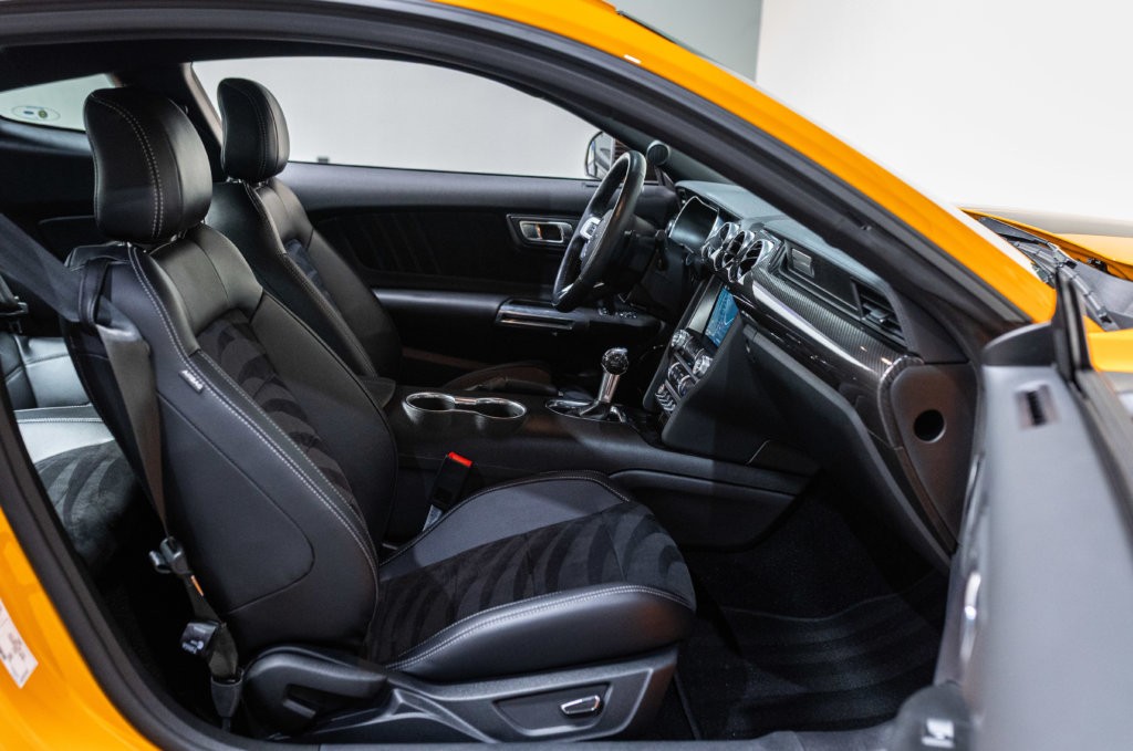Mustang Orange 2019 Interieur 7