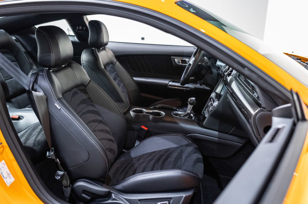 Mustang Orange 2019 Interieur 8