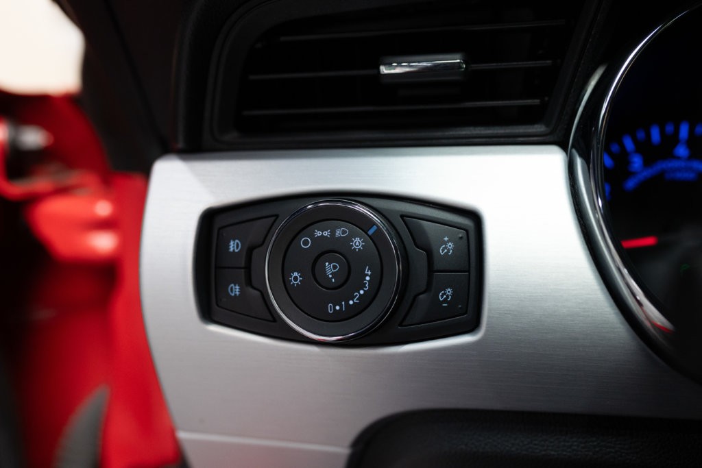 Mustang Rouge Black Shadow Interieur 21