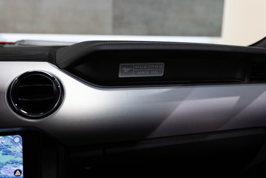 Mustang Rouge Black Shadow Interieur 25