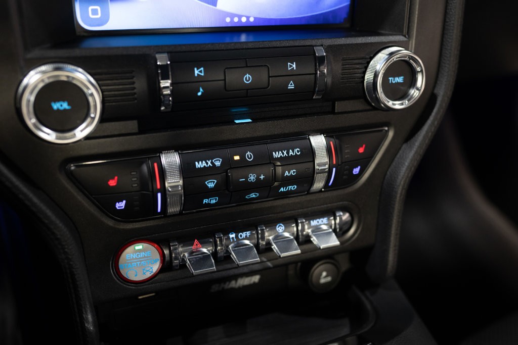 Mustang Rouge Black Shadow Interieur 29