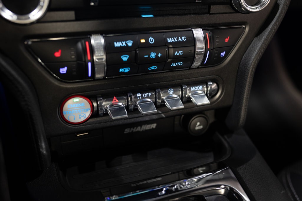 Mustang Rouge Black Shadow Interieur 30