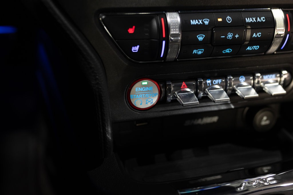 Mustang Rouge Black Shadow Interieur 32