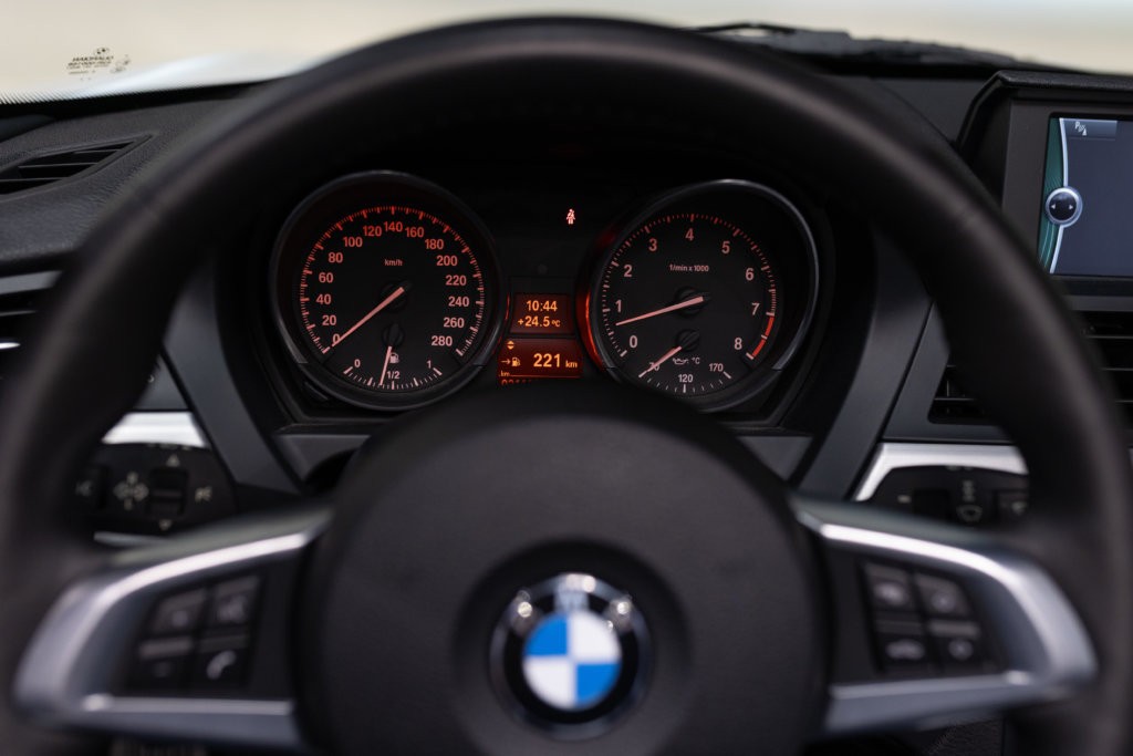Z4 Blanche 23i Interieur 40