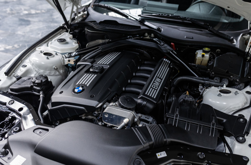 Z4 Blanche 23i Moteur 3