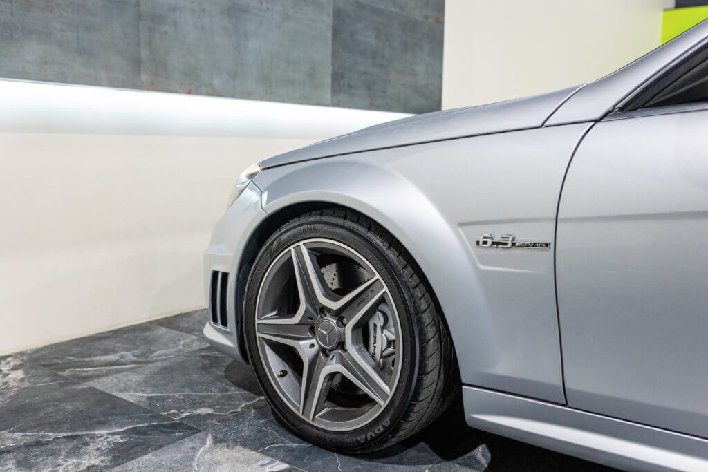 C63 Grise Japon 2 Interieur 13