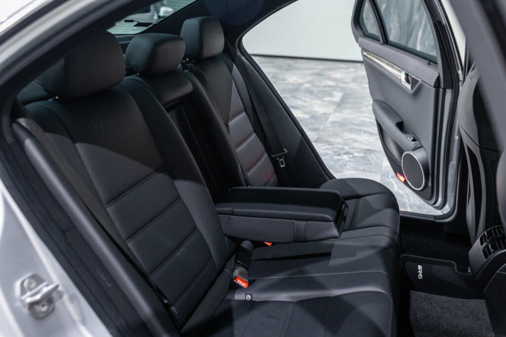C63 Grise Japon 2 Interieur 31