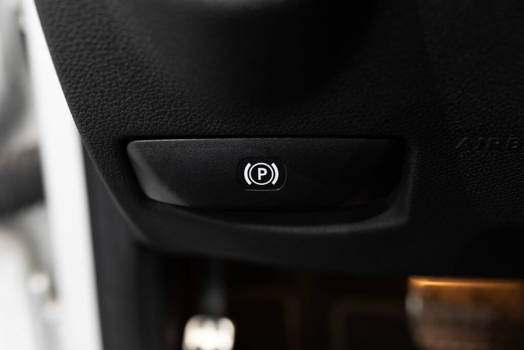 C63 Grise Japon 2 Interieur 35