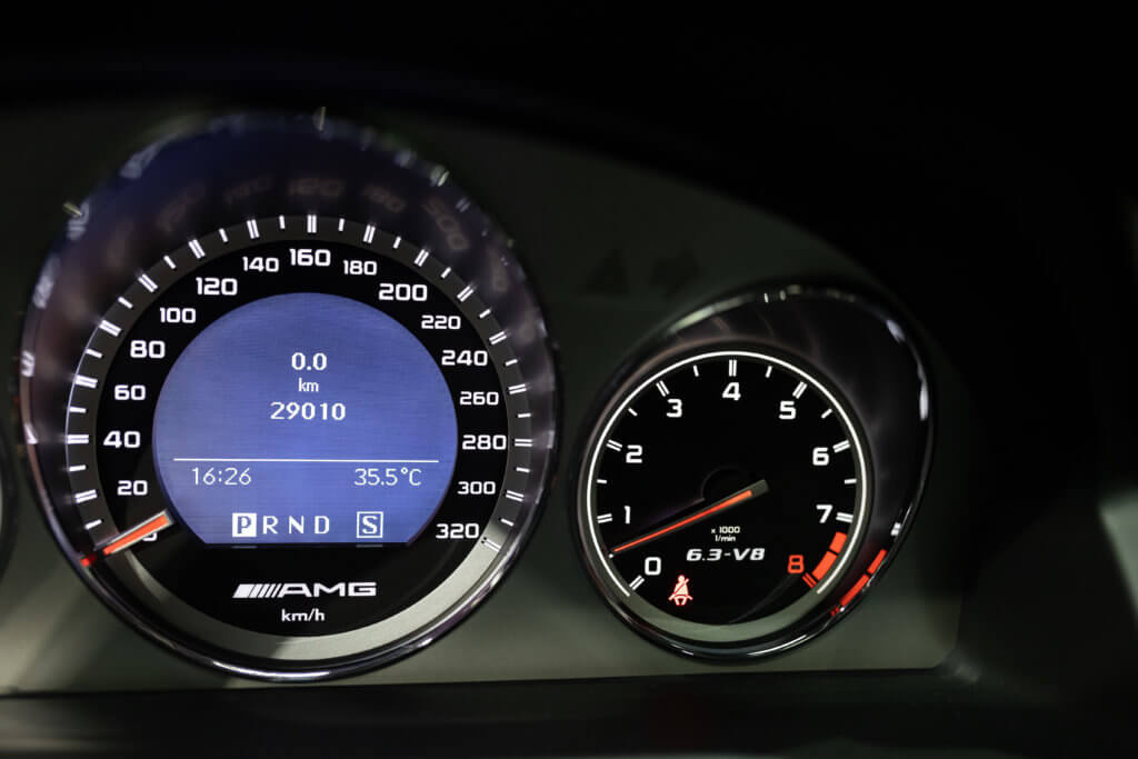 C63 Grise Japon 2 Interieur 37