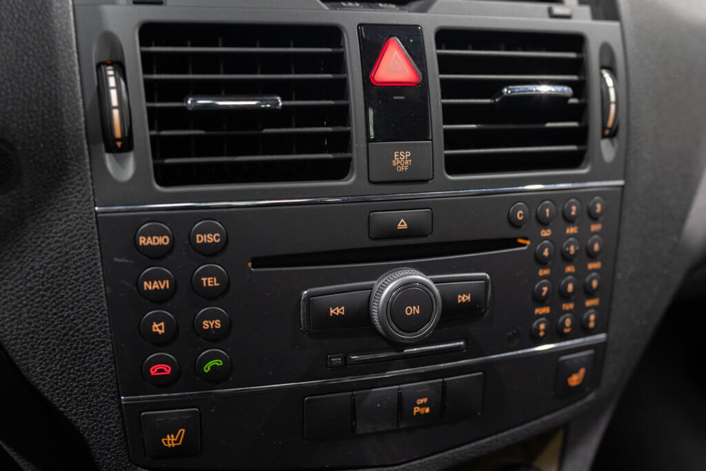 C63 Grise Japon 2 Interieur 40