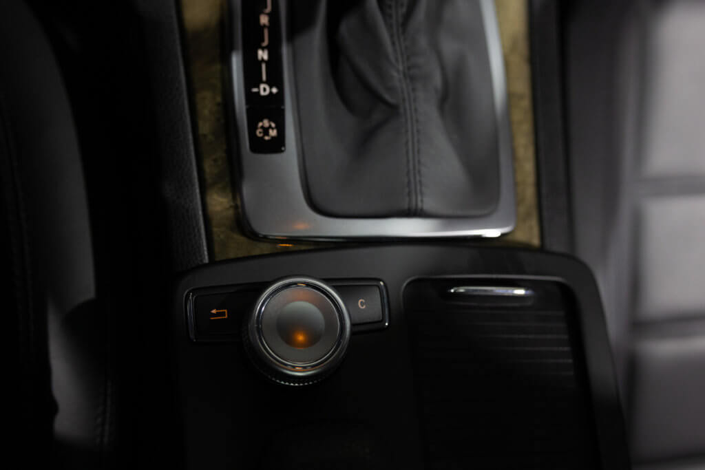 C63 Grise Japon 2 Interieur 46