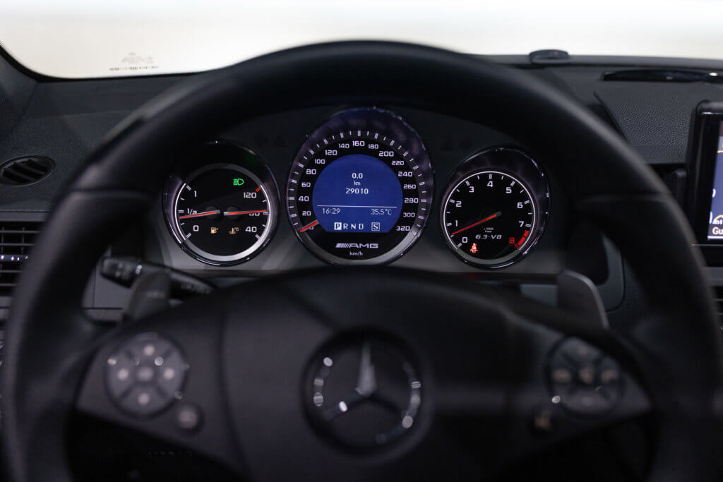 C63 Grise Japon 2 Interieur 55