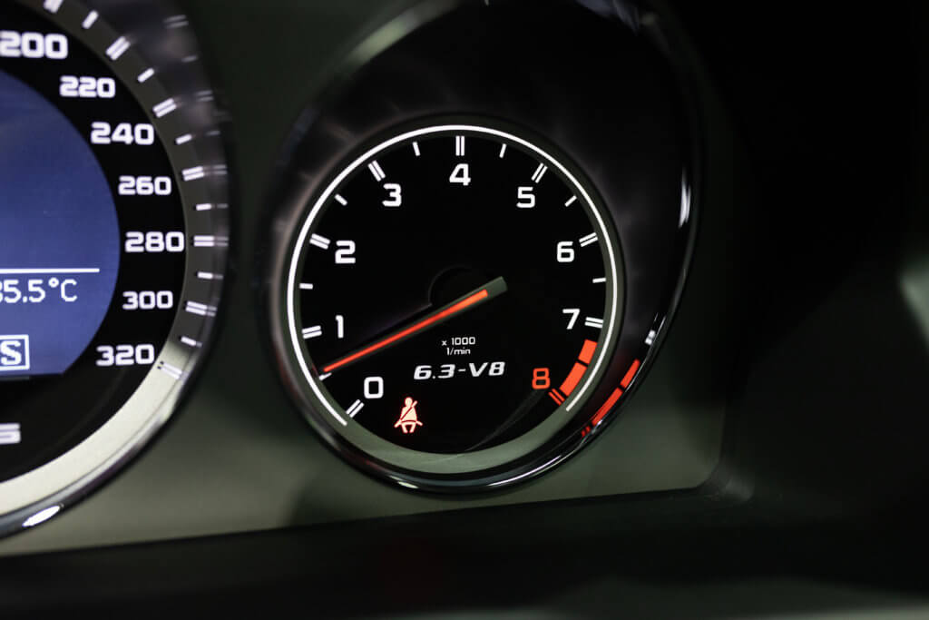C63 Grise Japon 2 Interieur 57