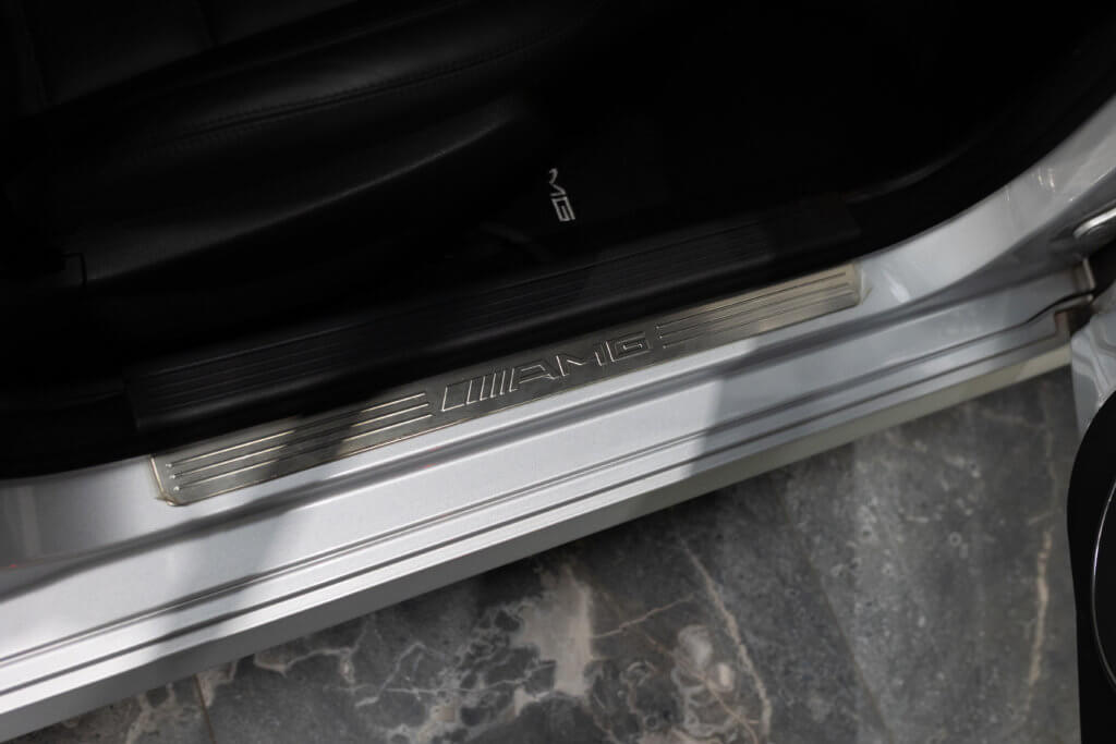 C63 Grise Japon 2 Interieur 9