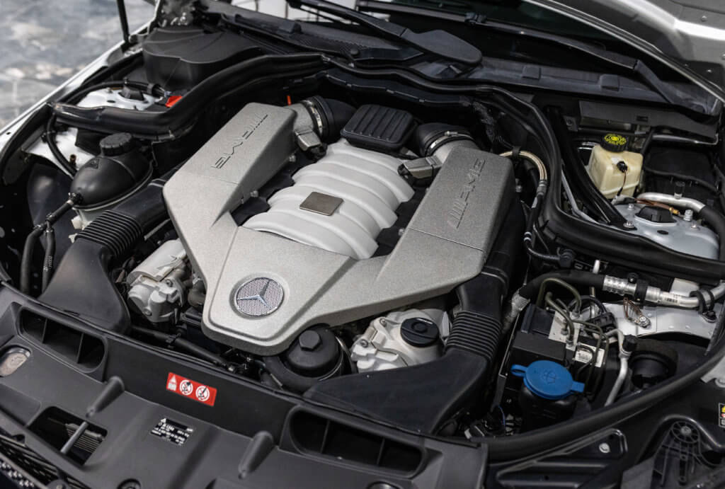 C63 Grise Japon 2 Moteur 3