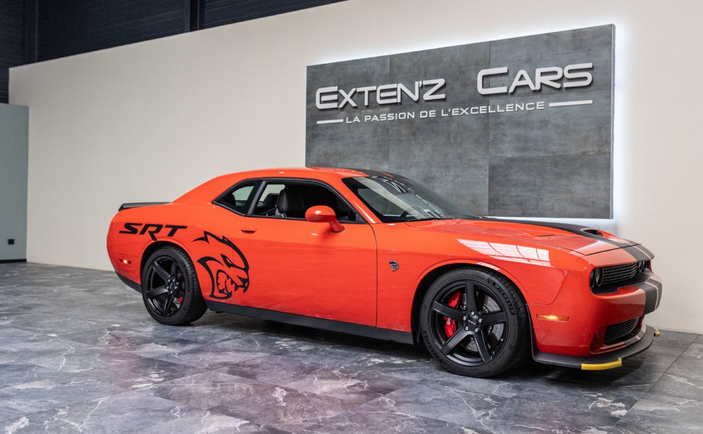 Dodge Challenger HellCat 3-4