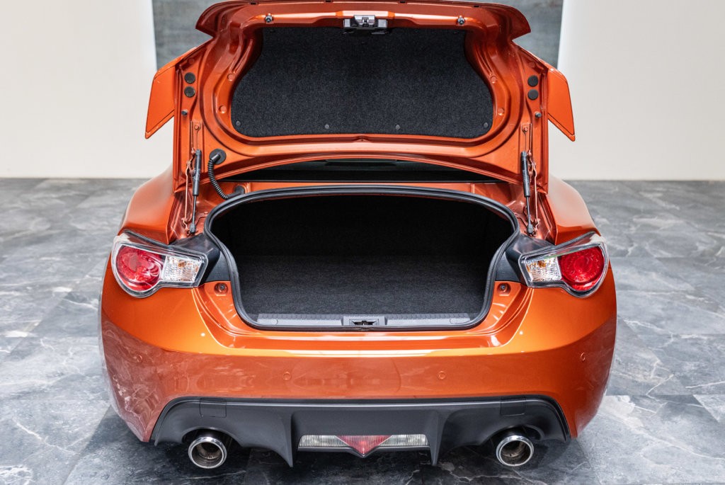 GT86 Orange Coffre