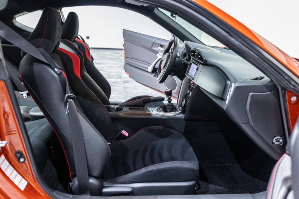 GT86 Orange Interieur 17